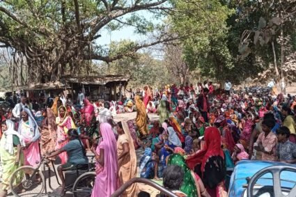 तौलीपाली में चक्का जाम, घंटों ठप रहा उरगा–हाटी मार्ग”ग्राम सभा बिना जमीन नहीं देंगे” — ग्रामीणों का ऐलान
